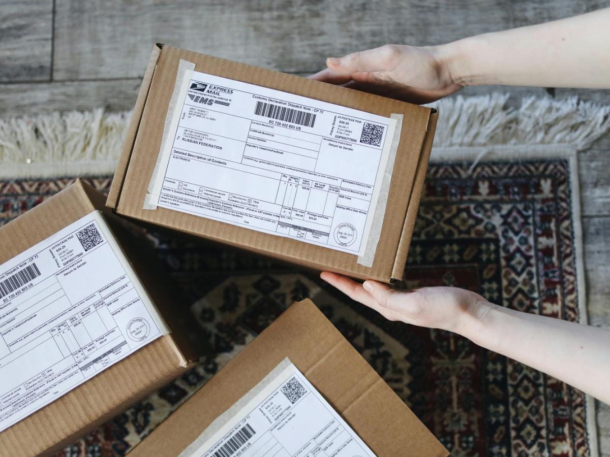 Streamlining the Flow: How Stamps Reduce Bottlenecks in Office Mailing Routines